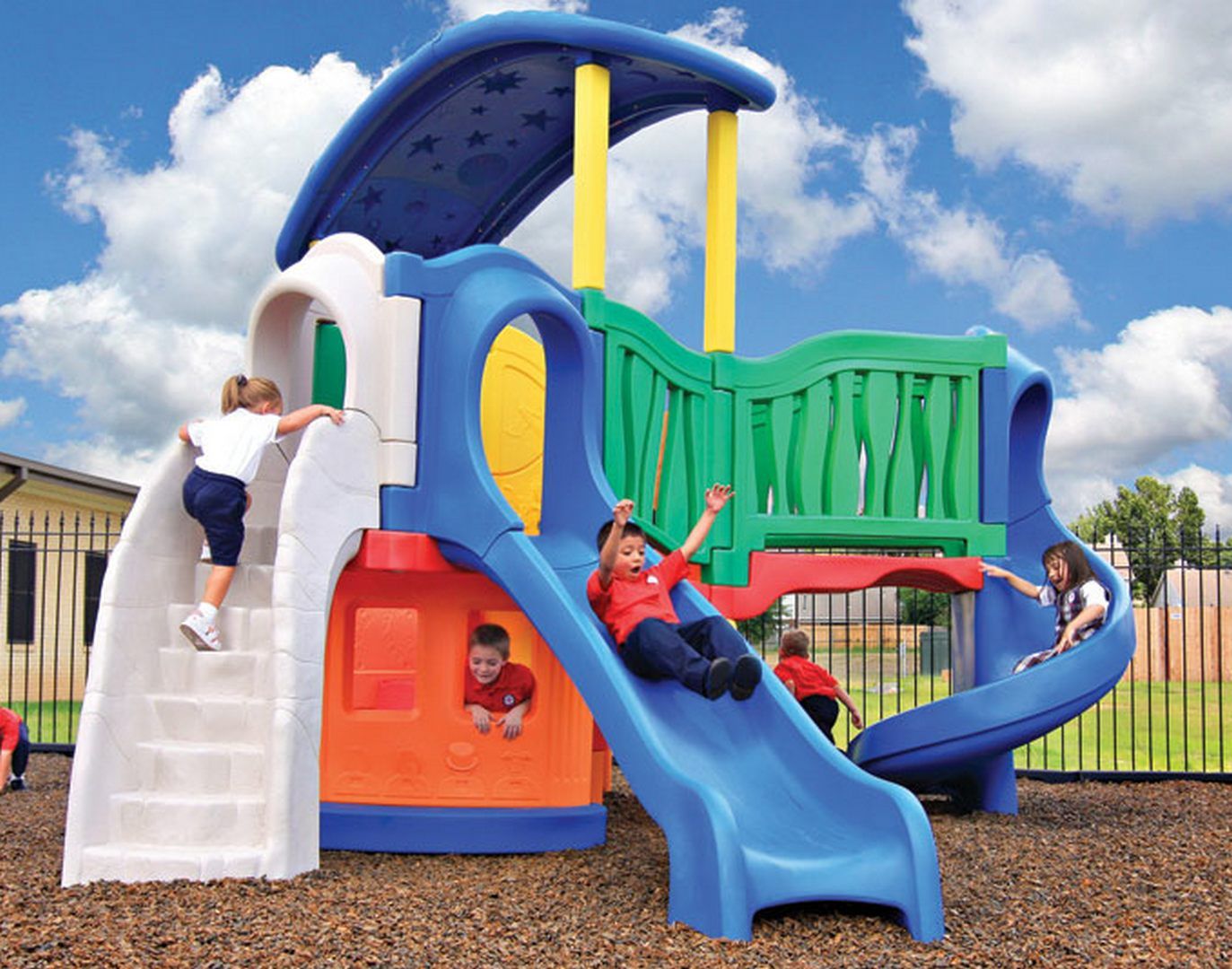 Spațiu de joacă pentru copii - foto 4